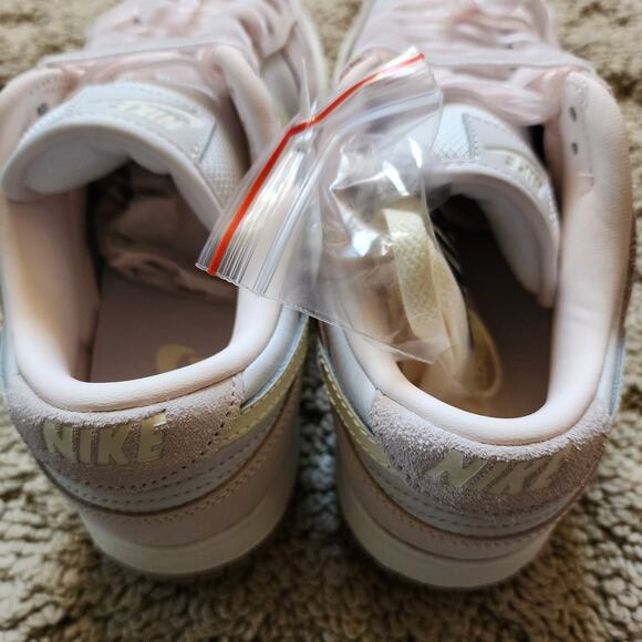 Wmns Nike Dunk Low Light Soft Pink Brand New Sz 8.5 - Picture 5 of 9